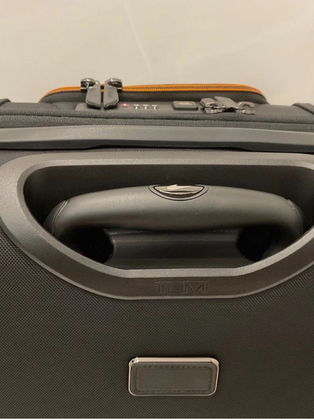 NEW Tumi McLaren 22” AERO DUAL ACCESS Expandable Carry On Suit Case BLACK ORANGE